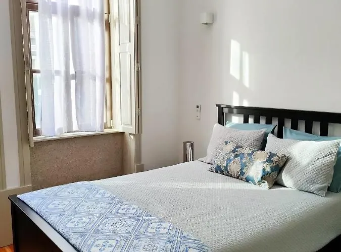 דירה Historic - With Private Patio