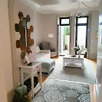 Historic - With Private Patio Apartman *